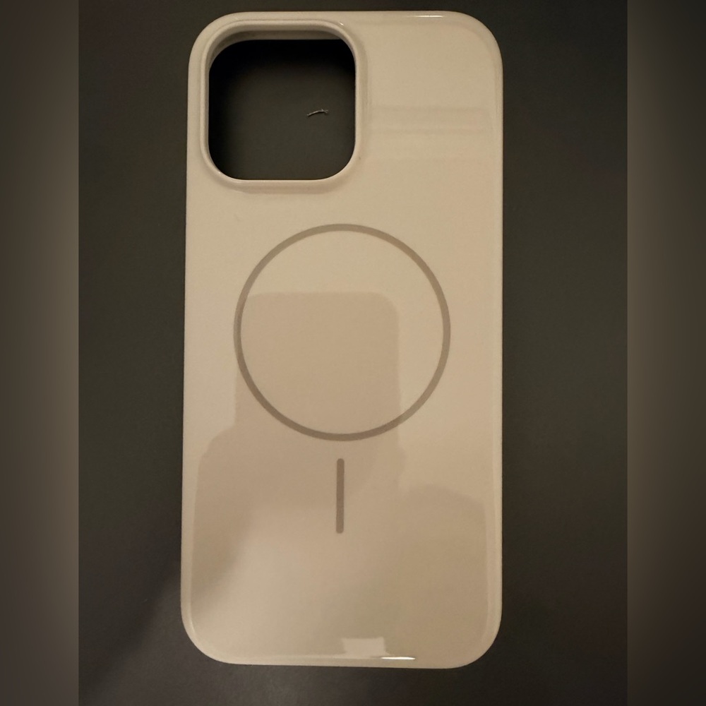 Beats by Dre Cream Magnetic Phone Case